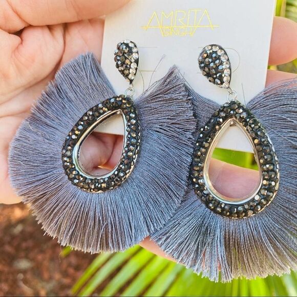 Caviar stoned earrings with fanned out fringe - Picture 3 of 6